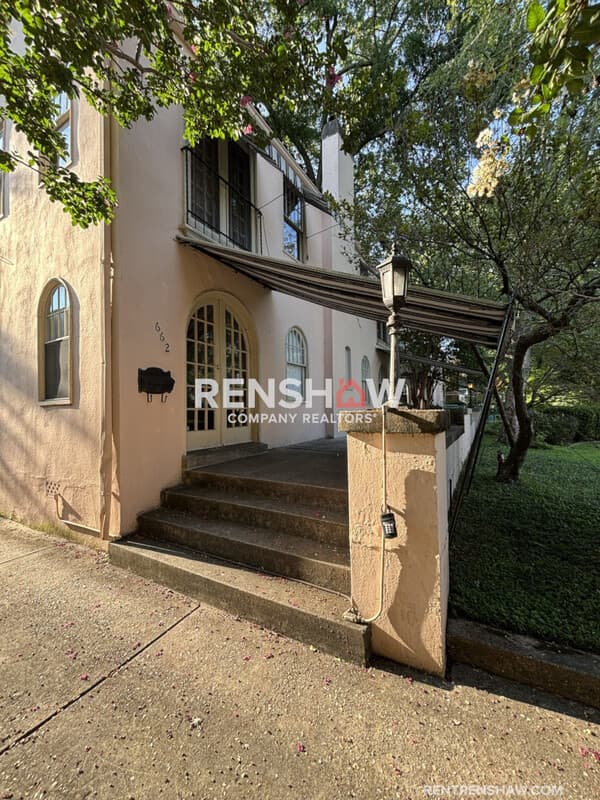 Memphis House: 662 S Mclean Blvd