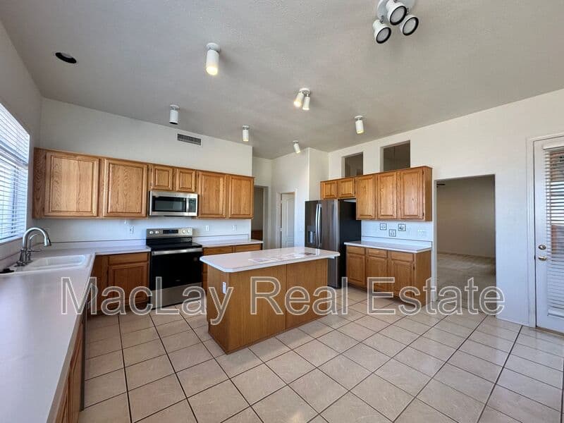 Phoenix House: 2744 E Amberwood Dr