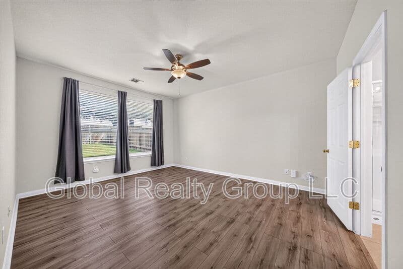 San Antonio House: 20614 Cliff Park Ln