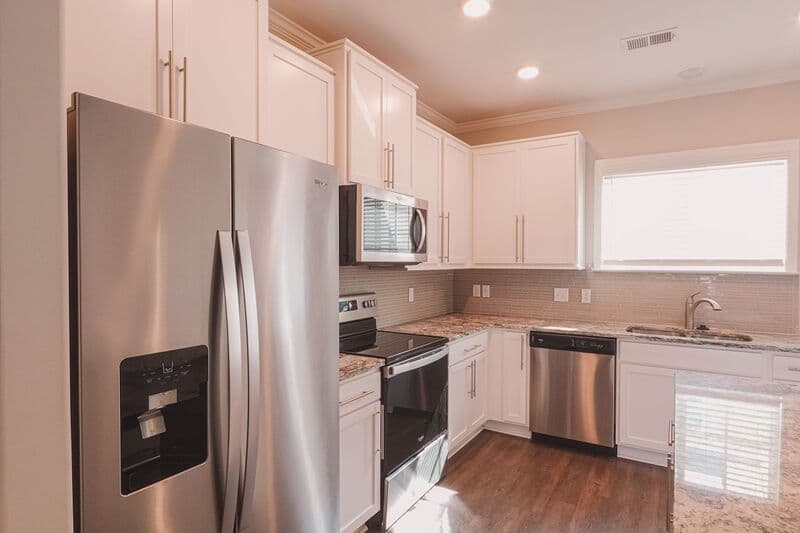 Savannah House: 94 Reese Way