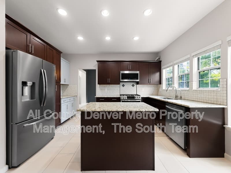 Aurora House: 14192 E Chenango Pl