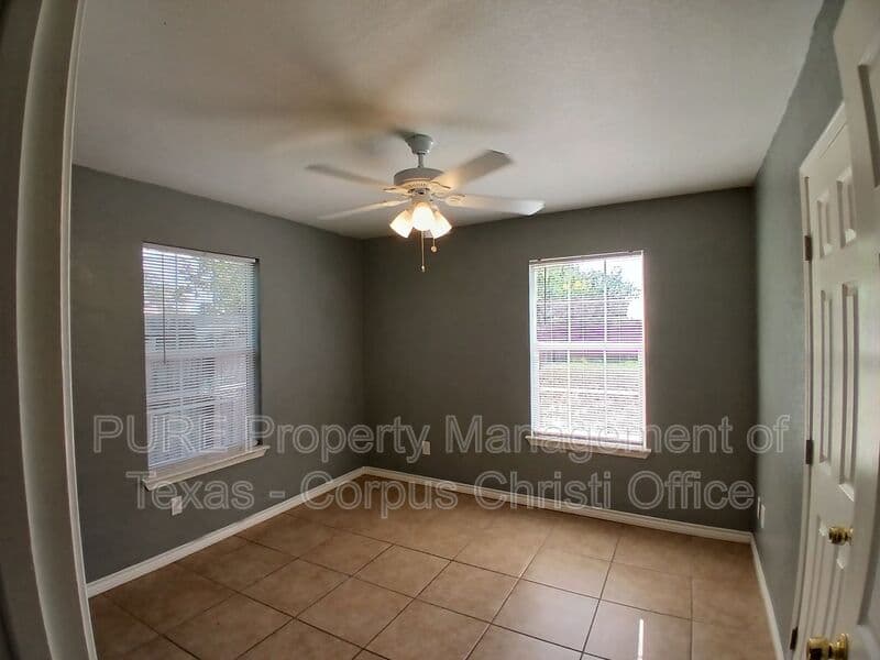 Corpus Christi House: 1941 Sunnycrest St