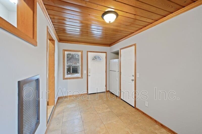 New Brighton House: 706 1st Ave NW
