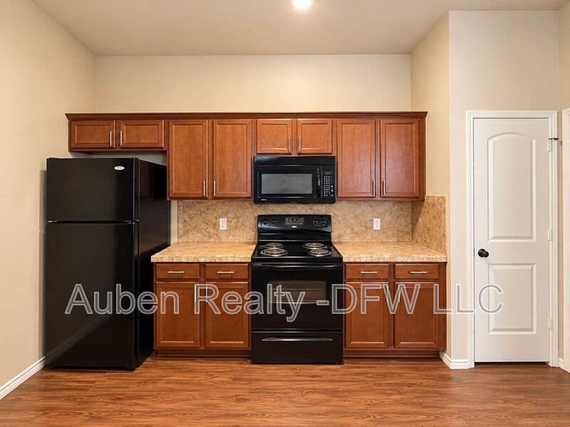 Mansfield House: 1426 Ravenwood Drive
