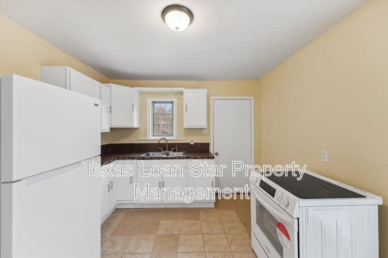 Houston House: 1107 Defender Street