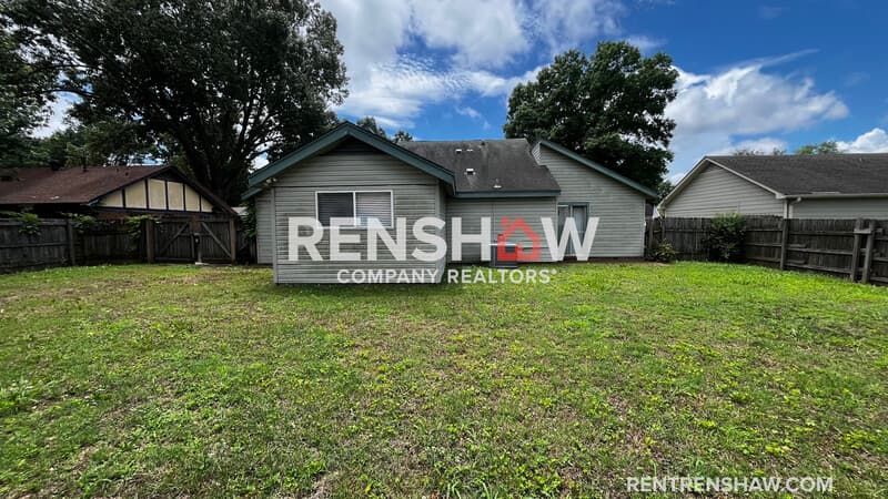 Bartlett House: 6936 Briarhill Dr