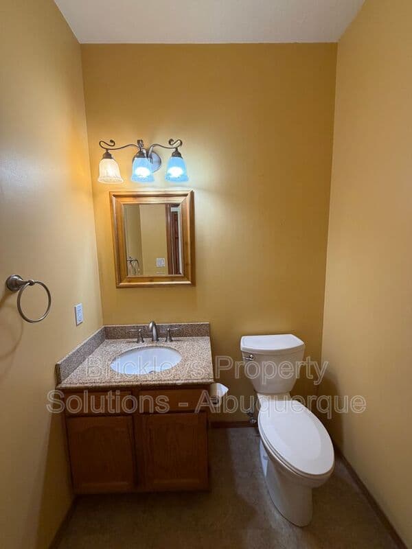 Albuquerque House: 9600 Allande Rd NE