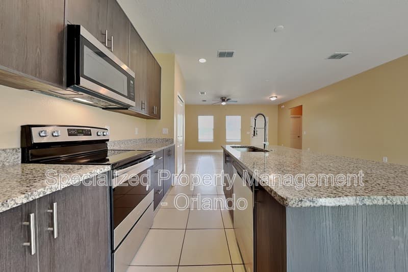 Ocala House: 5017 SW 165th Street Rd