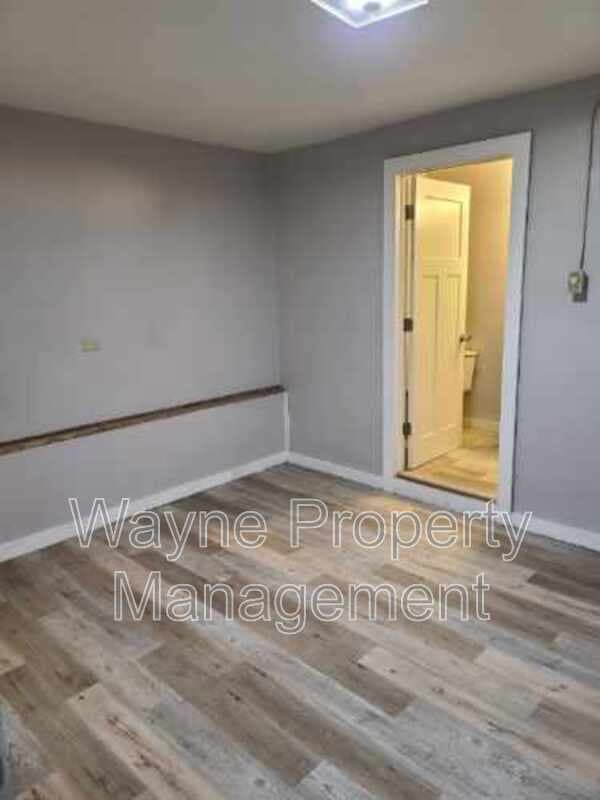 Hampton Condo: 19 N Federal St