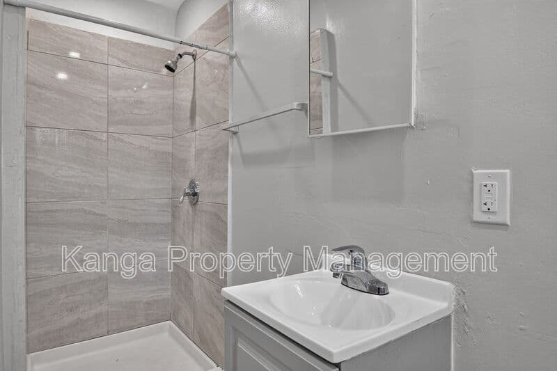 West Palm Beach Condo: 887 7th St