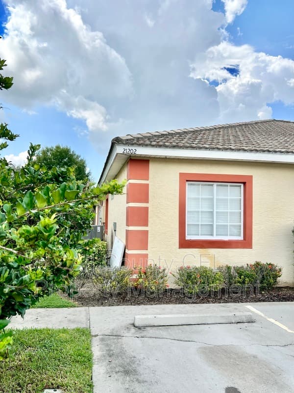 Poinciana Condo: 21202 Indian Creek Drive
