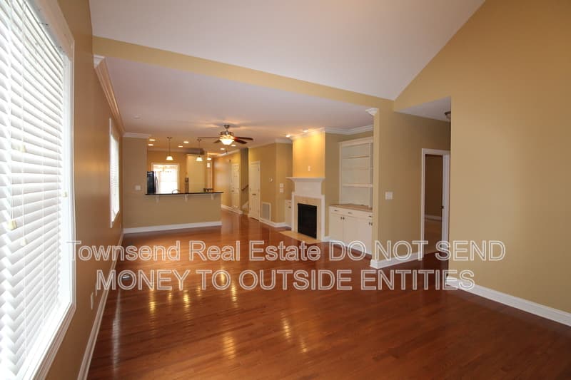 Fayetteville House: 2210 Westdale Dr