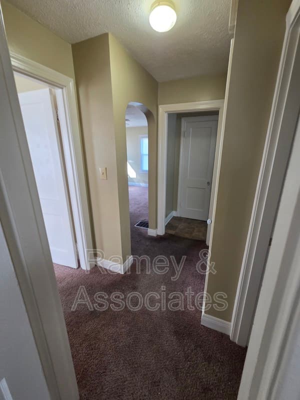 Louisville House: 1091 Bicknell Ave