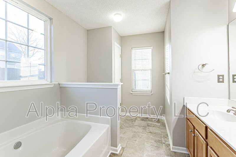 Greer House: 322 Highgate Cir