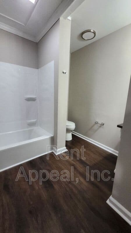 Decatur House: 2353 Greenway Drive