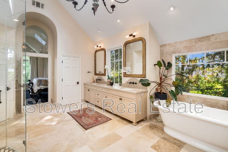 Danville House: 4482 Deer Ridge Rd