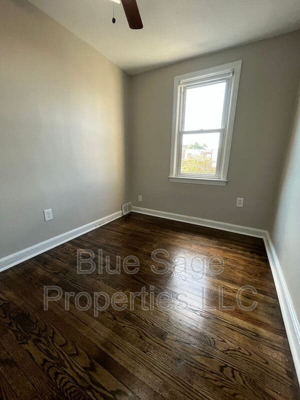 Crum Lynne Townhome: 1220 Lawrence Ave