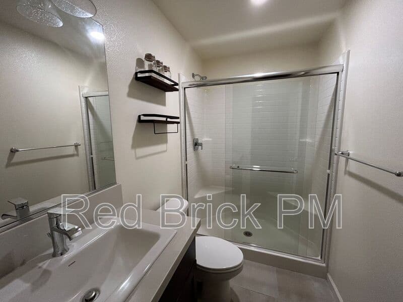 Merced House: 626 Heitz Ct