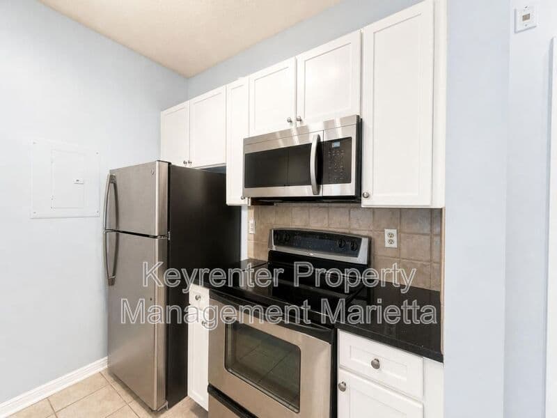 Atlanta House: 1250 Parkwood Cir. SE