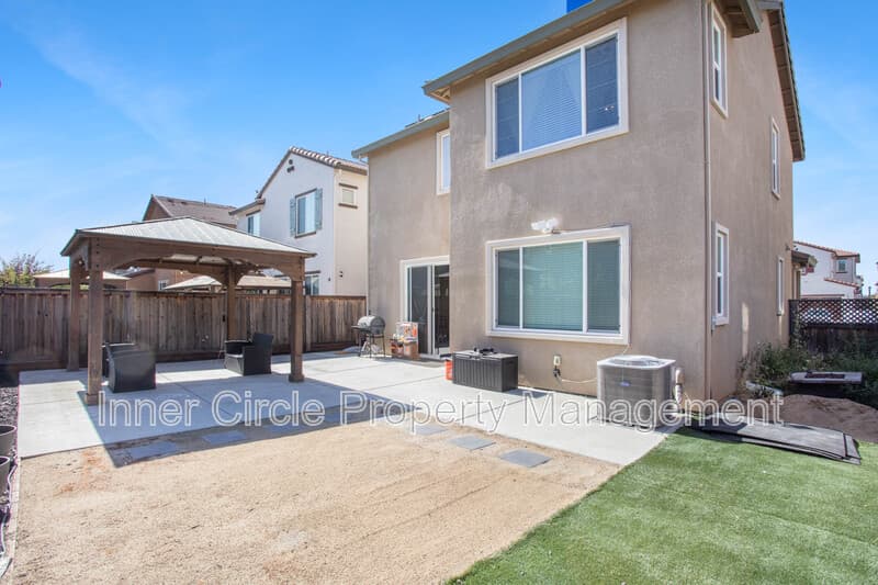 Oakley House: 169 Leprino Circle