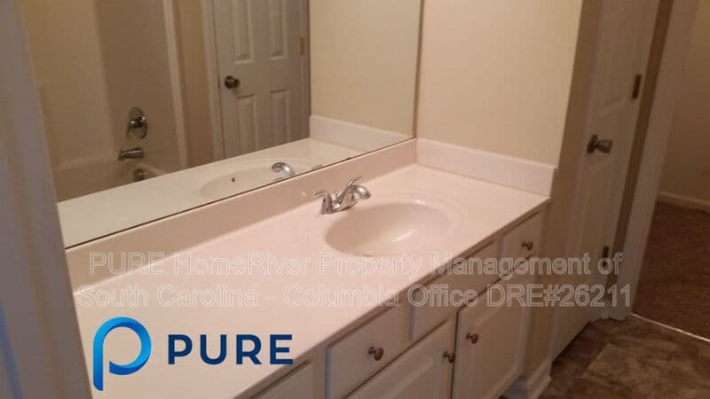 Lexington House: 129 Palm Ct