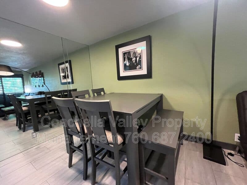 Palm Springs Condo: 2821 Los Felices Cir
