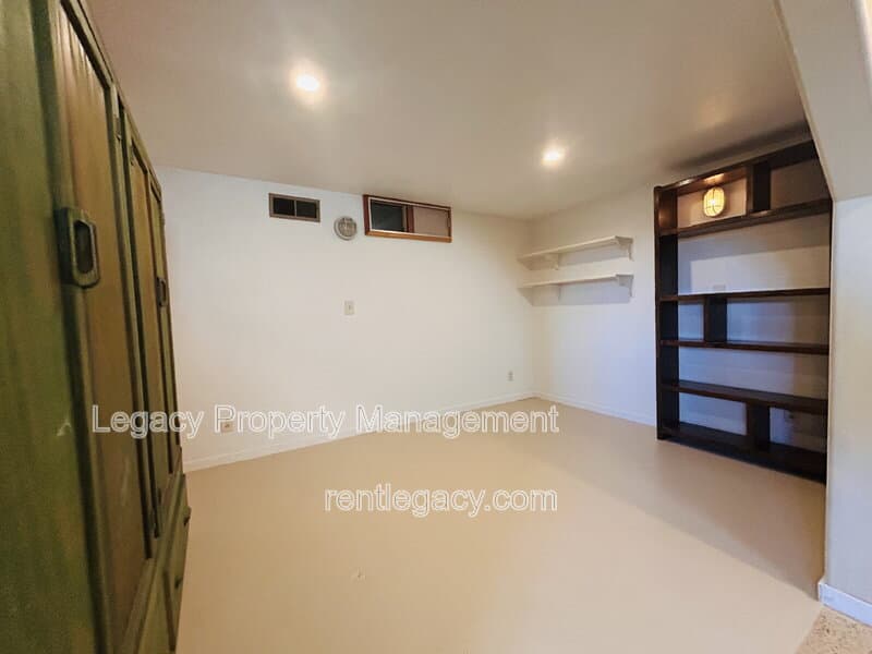 Crockett House: 653 Alhambra Street