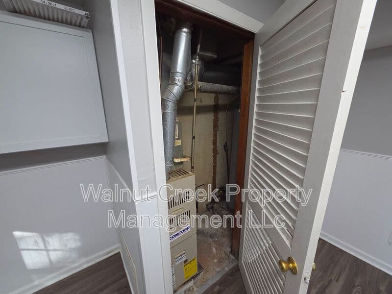 Elyria Condo: 41547 Elmwood St
