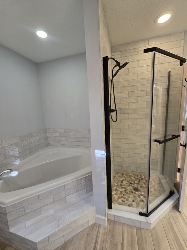 Raleigh House: 5516 Den Heider Way