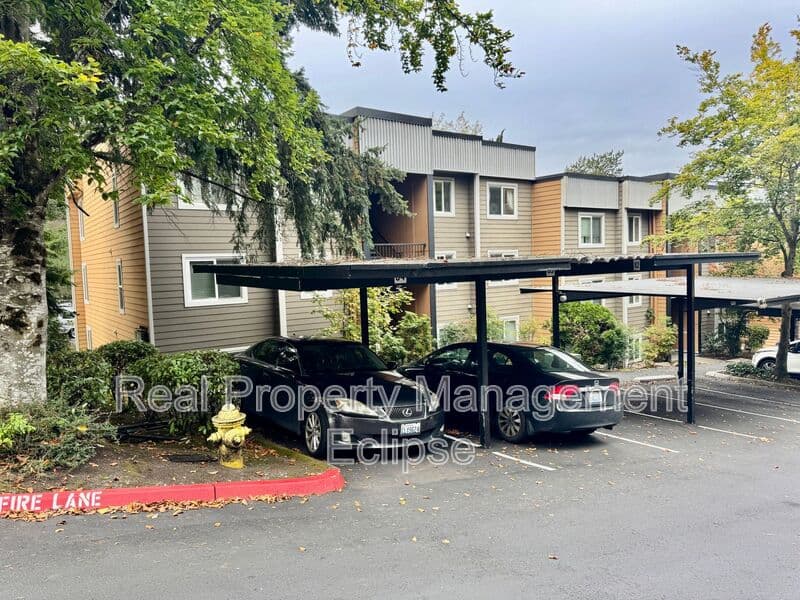 Kirkland House: 746 Kirkland Circle F102