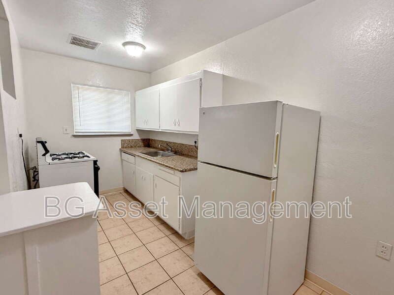Sacramento Condo: 728 Darina Avenue