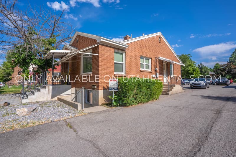 Provo House: 547 E 400 N