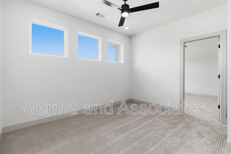 Centerton House: 1071 Whistler St