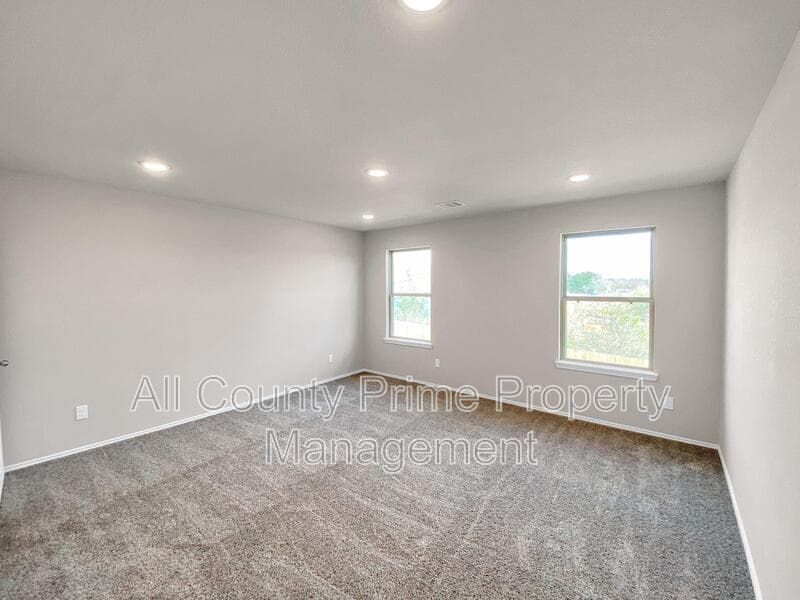 Willis House: 13071 Clear View Dr