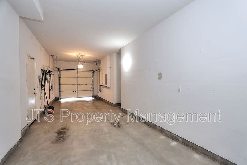 West Sacramento House: 4046 Martis Street