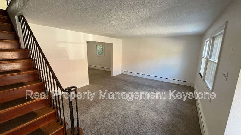 Pittsburgh House: 307 Greenlee Road