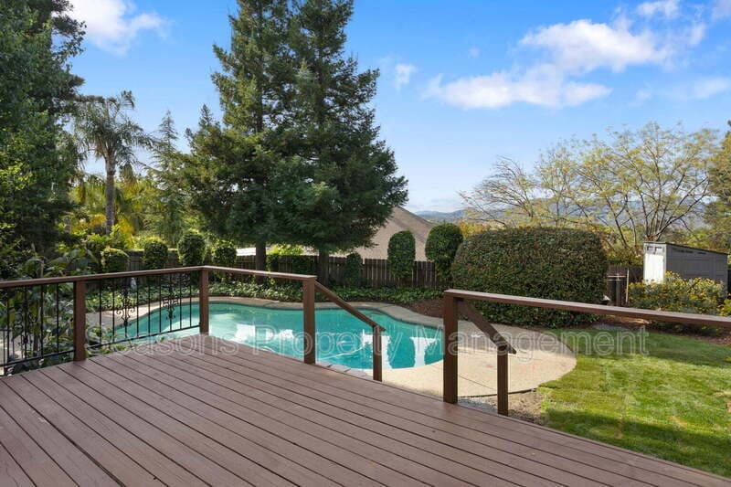 Redding House: 1688 El Capitan Dr