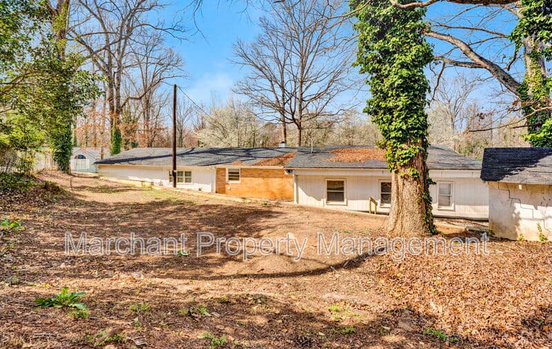Greenville House: 17 Miracle Drive