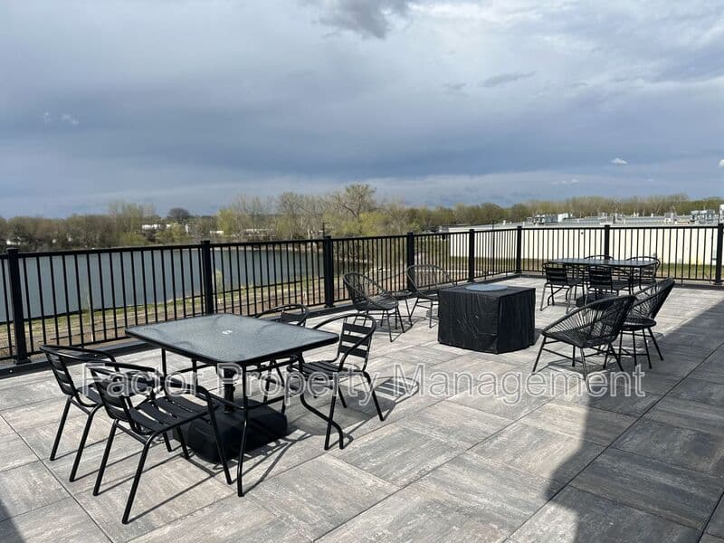 St. Peter Condo: 970 N. 3rd St