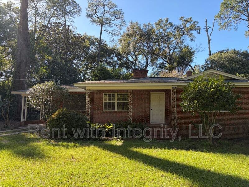 Tallahassee House: 1562 Mitchell Avenue