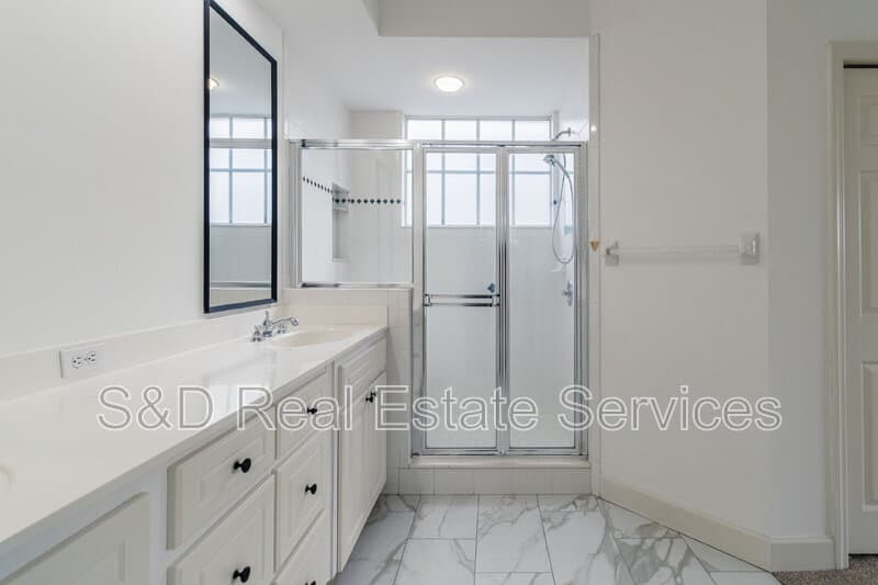 Lakeland Condo: 447 Enclave Place