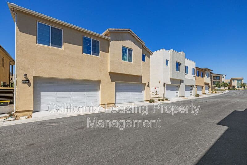 Valencia House: 27233 Red Willow Court