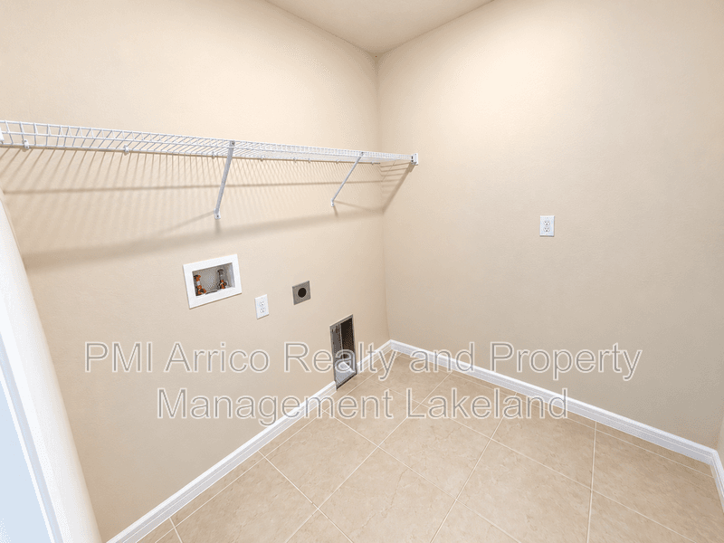 Lakeland House: 5414 Keaton Springs Drive