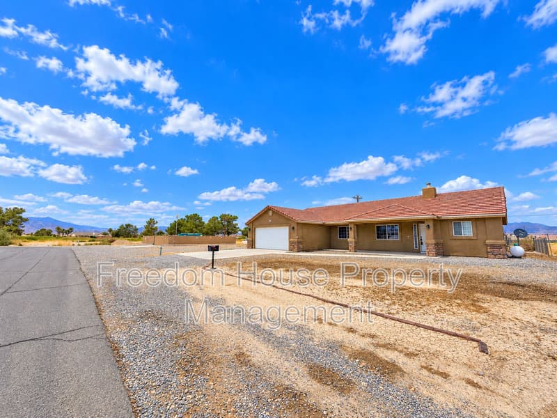 Pahrump House: 410 East Bellville Road