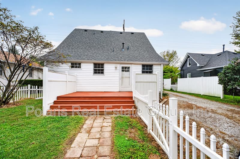 Greenwood House: 342 N Meridian St