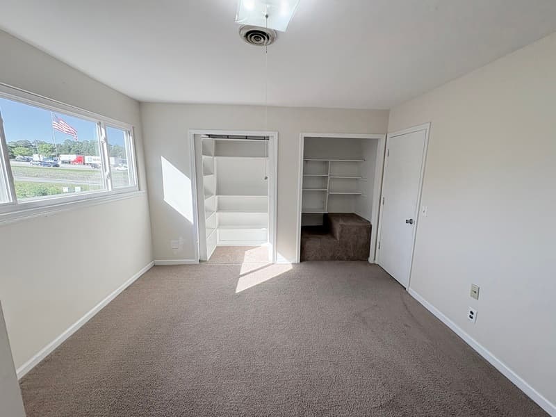 Columbia Townhome: 240 Jamil Rd