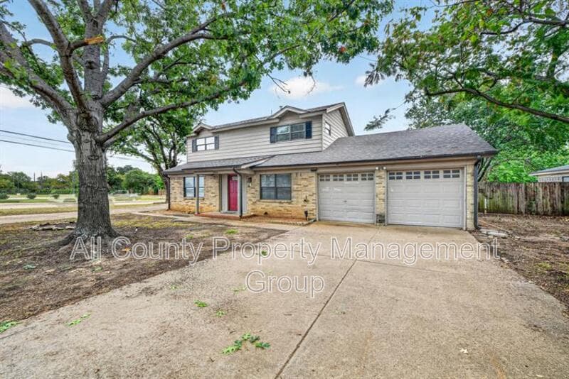 Bedford House: 2024 Charleston Drive
