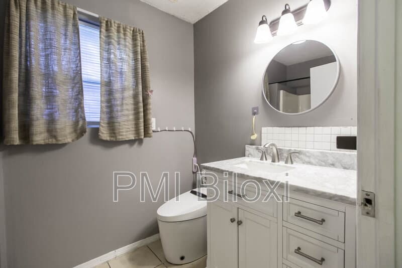 Biloxi House: 198 Keller Avenue