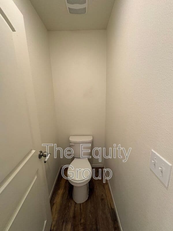 Visalia House: 2113 North Highland Street