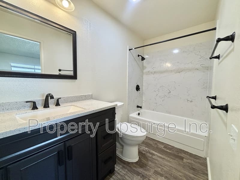 Red Bluff Condo: 905 Lakeside Dr